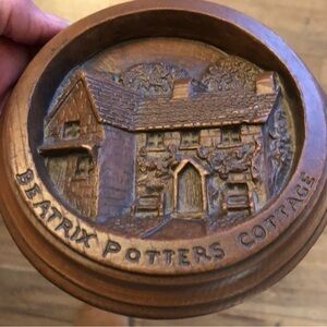 Beatrix Potter’s Cottage-Ceramic Wall Decor VTG